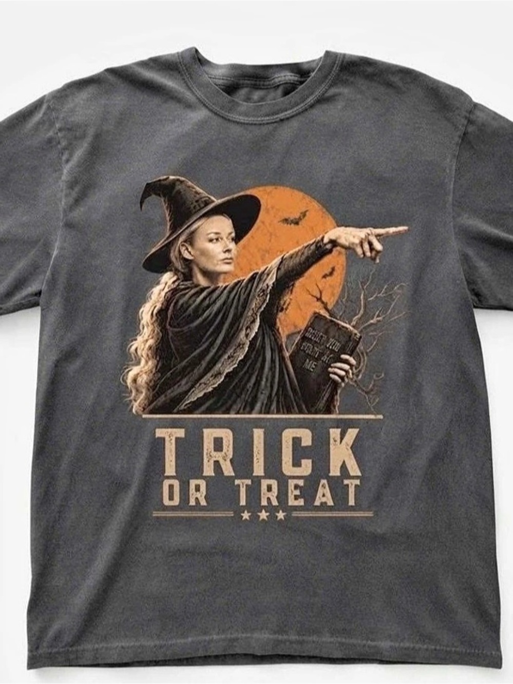 Sophia Cunningham Trick or Treat Graphic Tee in Gray Like New